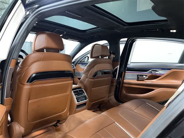 Thumbnail: 2018 BMW 7 Series - 24