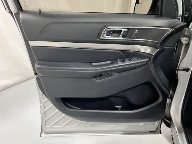 Thumbnail: 2018 Ford Explorer - 35