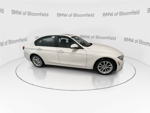 Thumbnail: 2017 BMW 3 Series - 9