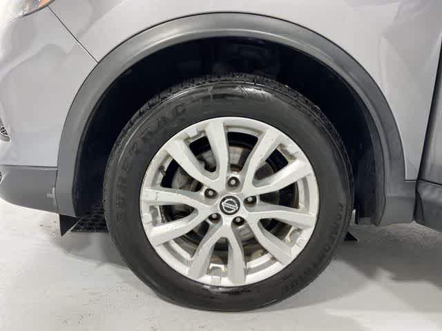 Thumbnail: 2020 Nissan Rogue Sport - 18