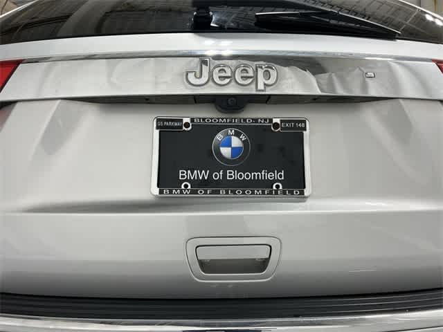 Thumbnail: 2012 Jeep Grand Cherokee - 17