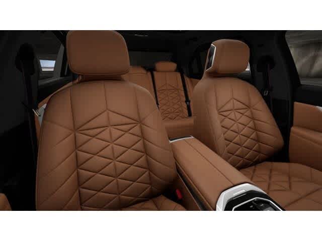 2025 BMW 7 Series 740i xDrive 11