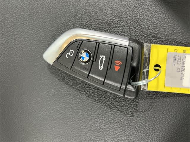 Thumbnail: 2023 BMW X3 - 33