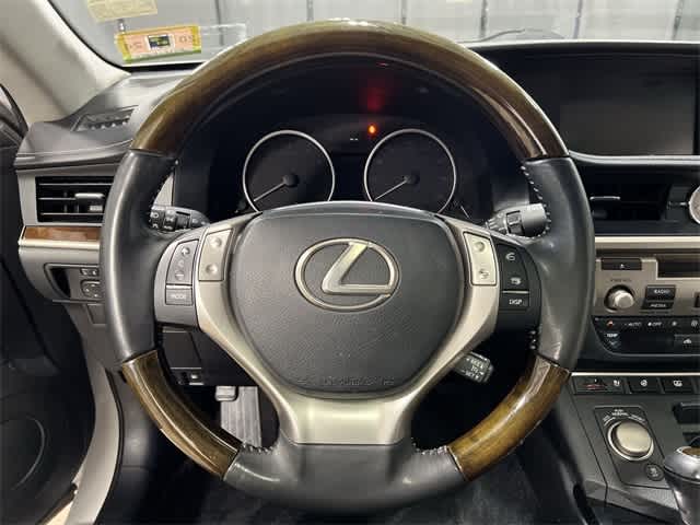 Thumbnail: 2014 Lexus ES - 28