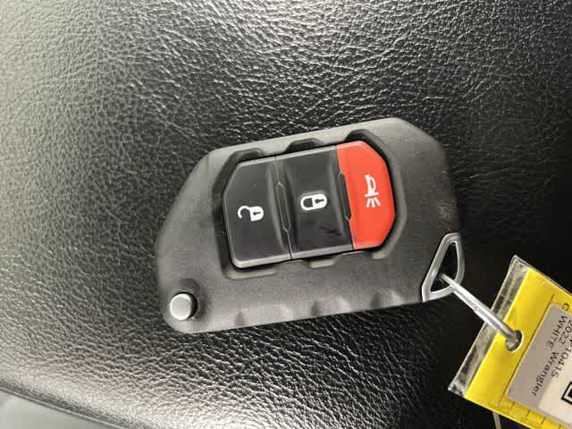 Thumbnail: 2022 Jeep Wrangler - 32