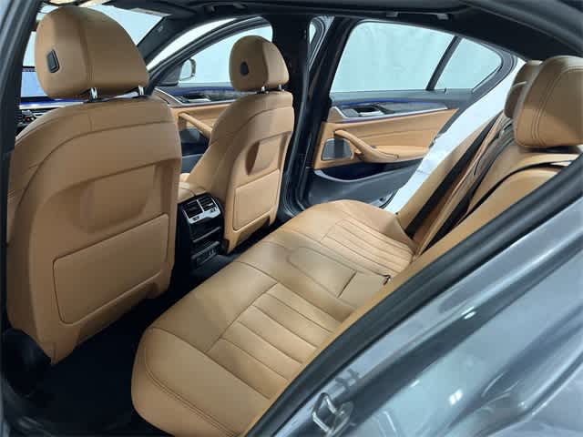 Thumbnail: 2023 BMW 5 Series - 24
