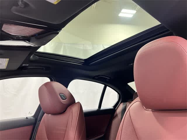 Thumbnail: 2023 BMW 3 Series - 23