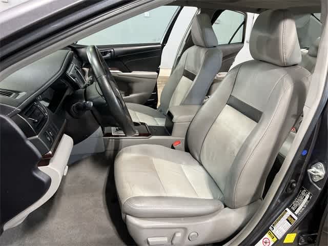 2014 Toyota Camry XLE 22