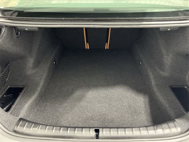 Thumbnail: 2022 BMW 5 Series - 32