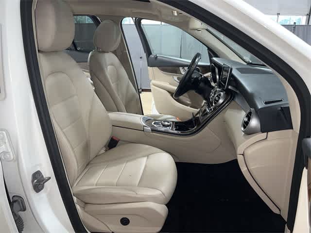 Thumbnail: 2017 Mercedes-Benz GLC - 27