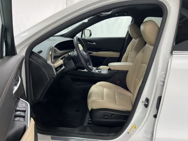 Thumbnail: 2024 Cadillac XT4 - 10