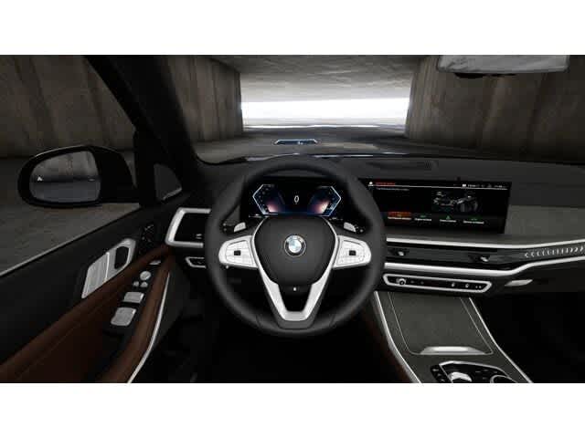Thumbnail: 2026 BMW X7 - 13