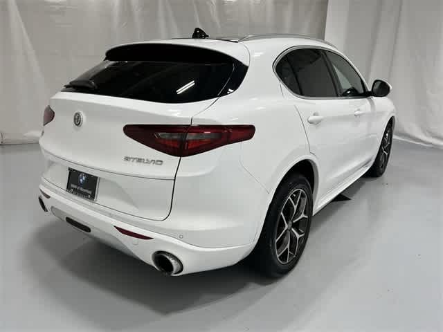 Thumbnail: 2021 Alfa Romeo Stelvio - 14