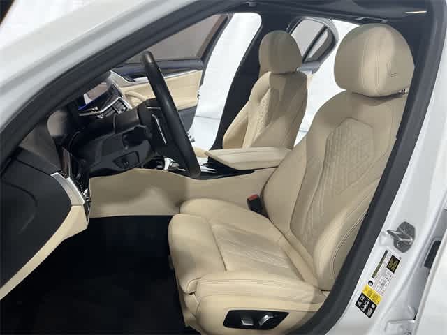 Thumbnail: 2023 BMW 5 Series - 21