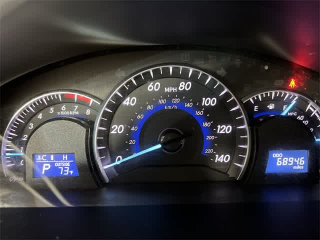 2014 Toyota Camry XLE 33