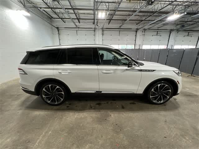 Thumbnail: 2021 Lincoln Aviator - 15