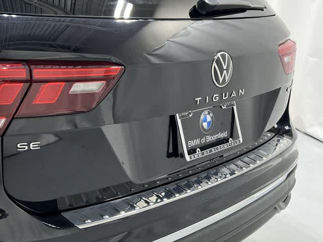Thumbnail: 2023 Volkswagen Tiguan - 17