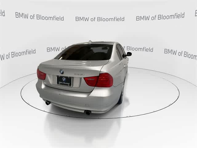 Thumbnail: 2011 BMW 3 Series - 7