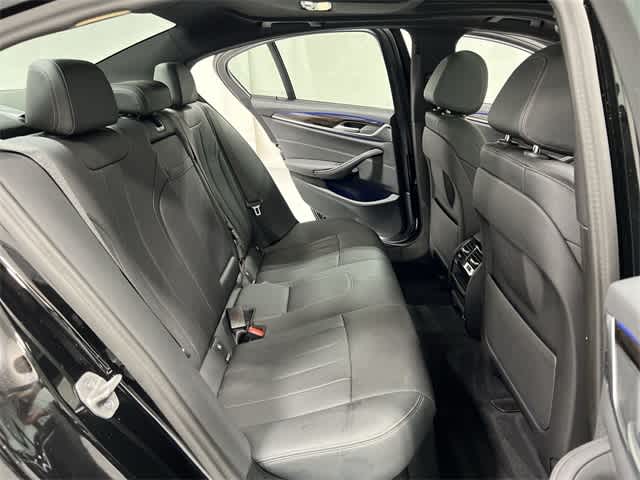 Thumbnail: 2023 BMW 5 Series - 25