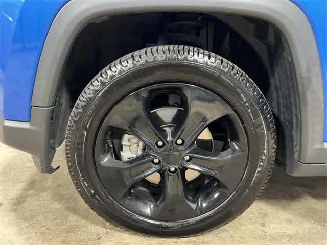 Thumbnail: 2020 Jeep Compass - 18