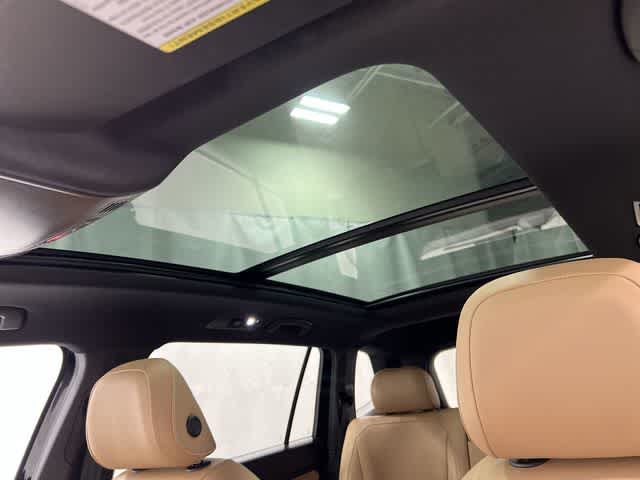 Thumbnail: 2023 Volkswagen Tiguan - 23