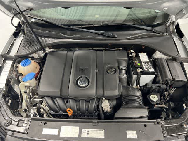 Thumbnail: 2013 Volkswagen Passat - 19
