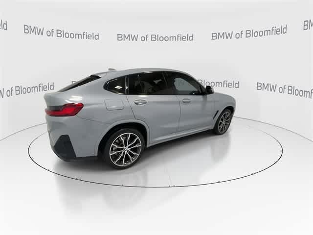Thumbnail: 2023 BMW X4 - 8
