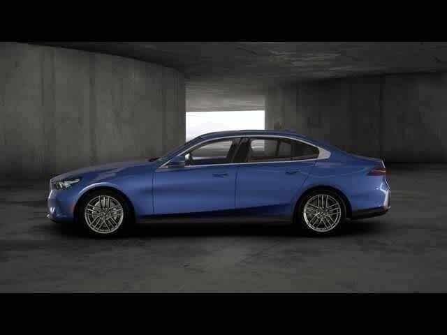 Thumbnail: 2025 BMW 5 Series - 4