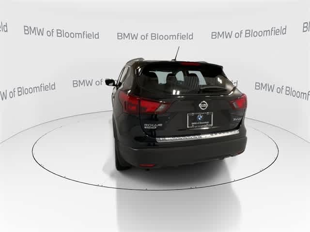 Thumbnail: 2017 Nissan Rogue Sport - 6