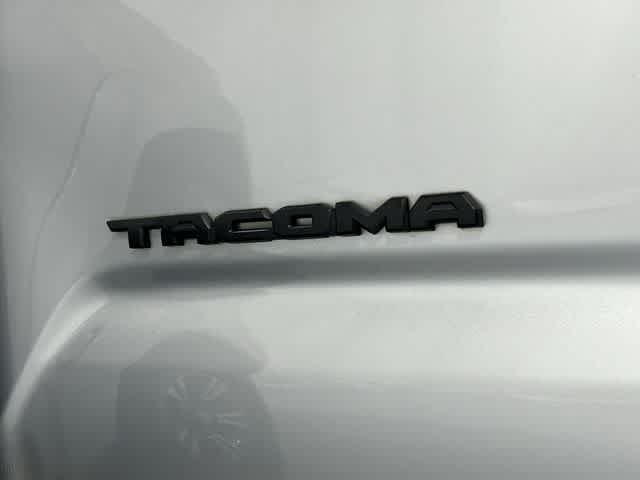 Thumbnail: 2017 Toyota Tacoma - 17