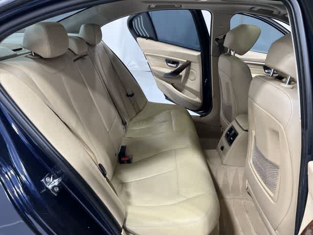 Thumbnail: 2012 BMW 3 Series - 24