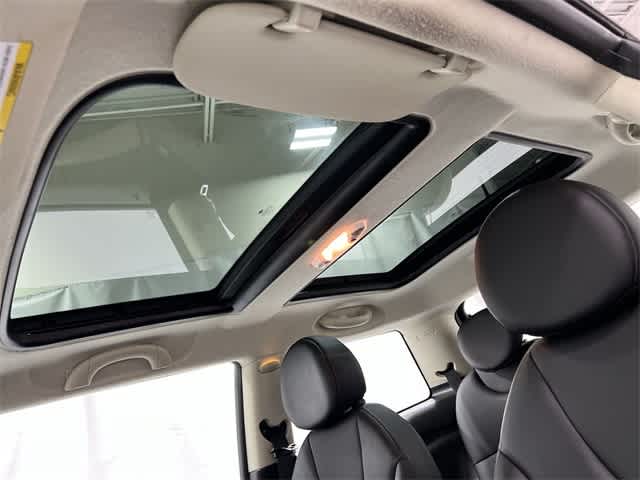 Thumbnail: 2013 MINI Cooper Hardtop - 23