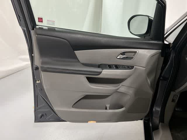 Thumbnail: 2016 Honda Odyssey - 34