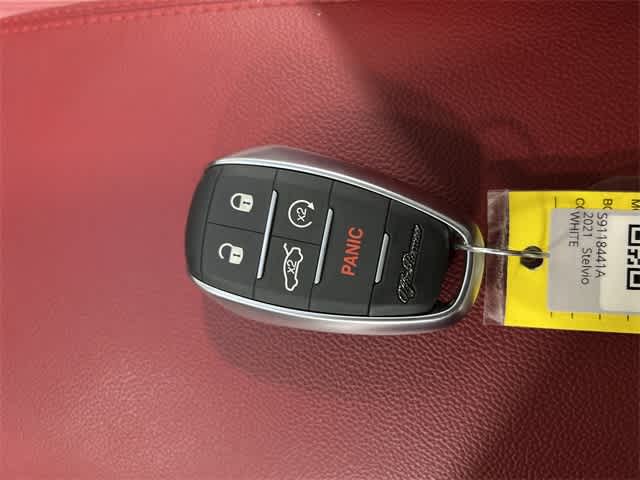 Thumbnail: 2021 Alfa Romeo Stelvio - 33