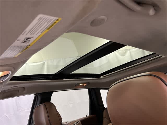 Thumbnail: 2015 Jeep Grand Cherokee - 24