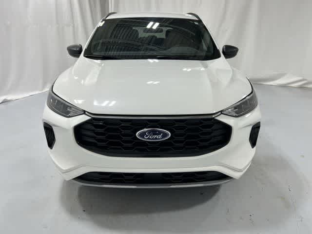 Thumbnail: 2023 Ford Escape - 16