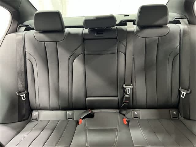 Thumbnail: 2023 BMW 5 Series - 22