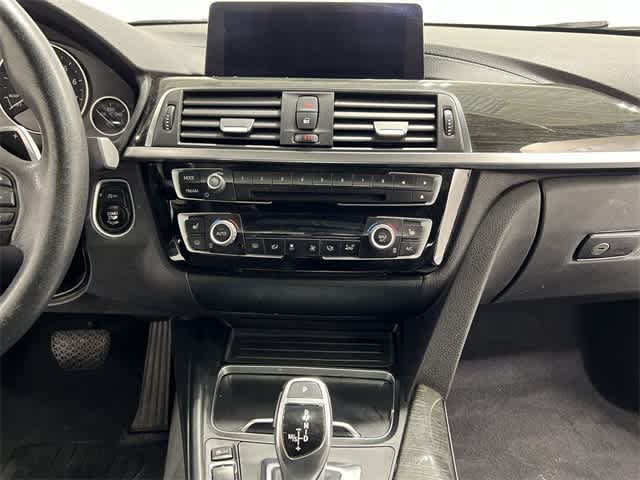 Thumbnail: 2018 BMW 3 Series - 28