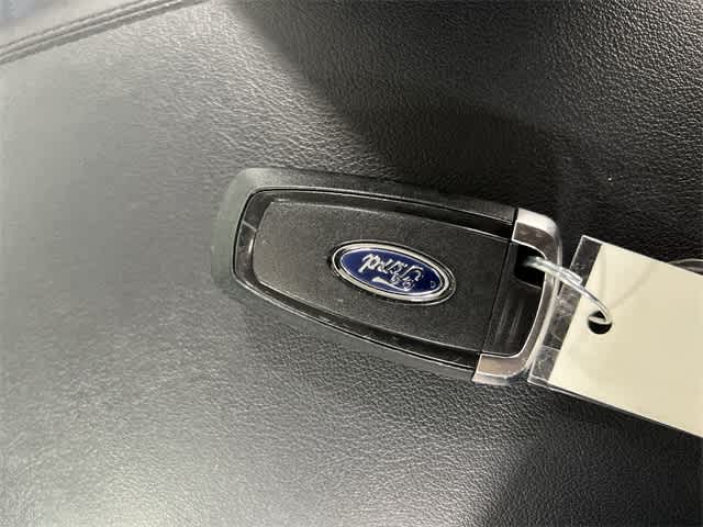 Thumbnail: 2018 Ford Edge - 32