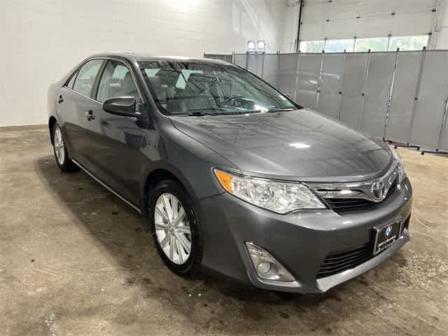 2014 Toyota Camry XLE 16