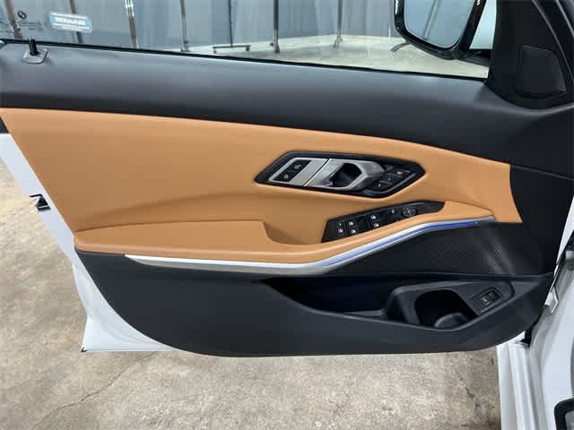 Thumbnail: 2022 BMW 3 Series - 36