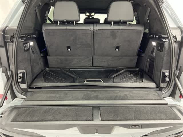 Thumbnail: 2024 BMW X7 - 32