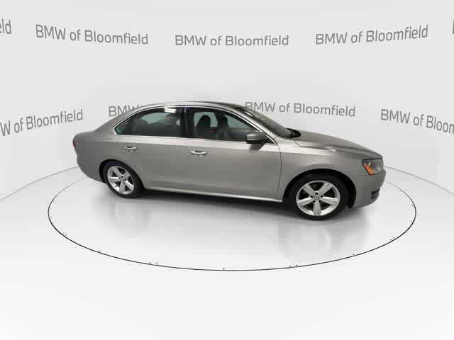 Thumbnail: 2013 Volkswagen Passat - 9