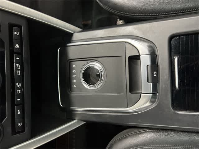 Thumbnail: 2019 Land Rover Discovery Sport - 30