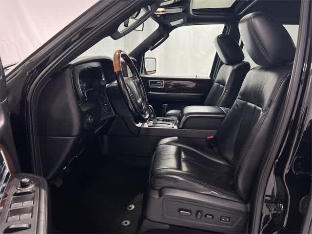 Thumbnail: 2016 Lincoln Navigator - 10