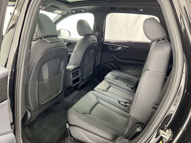 Thumbnail: 2025 Audi Q7 - 24