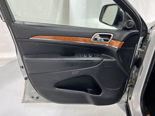 Thumbnail: 2012 Jeep Grand Cherokee - 34