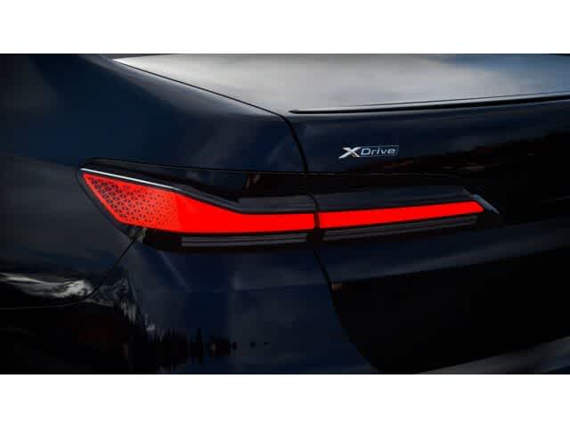 Thumbnail: 2025 BMW 7 Series - 8