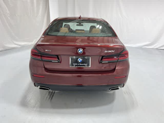 Thumbnail: 2023 BMW 5 Series - 13