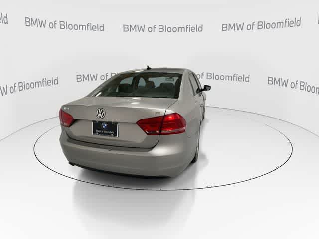 Thumbnail: 2013 Volkswagen Passat - 7